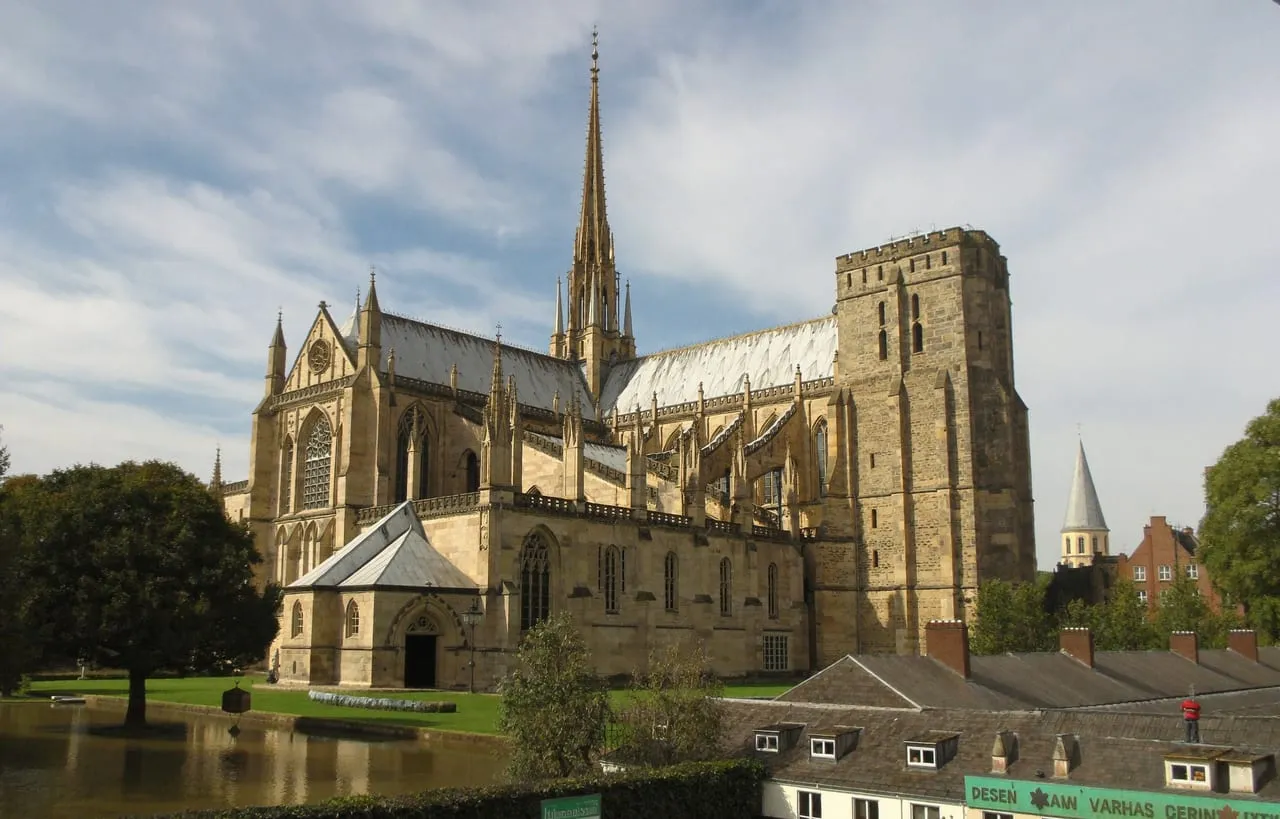 La cathédrale Saint-Étienne et la cité épiscopale de Meaux